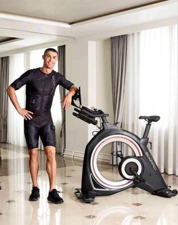 CBA常规赛八强战对决在即！尤文图斯演练定位球，新疆男篮密集防守应对(cba新疆队最新战绩)