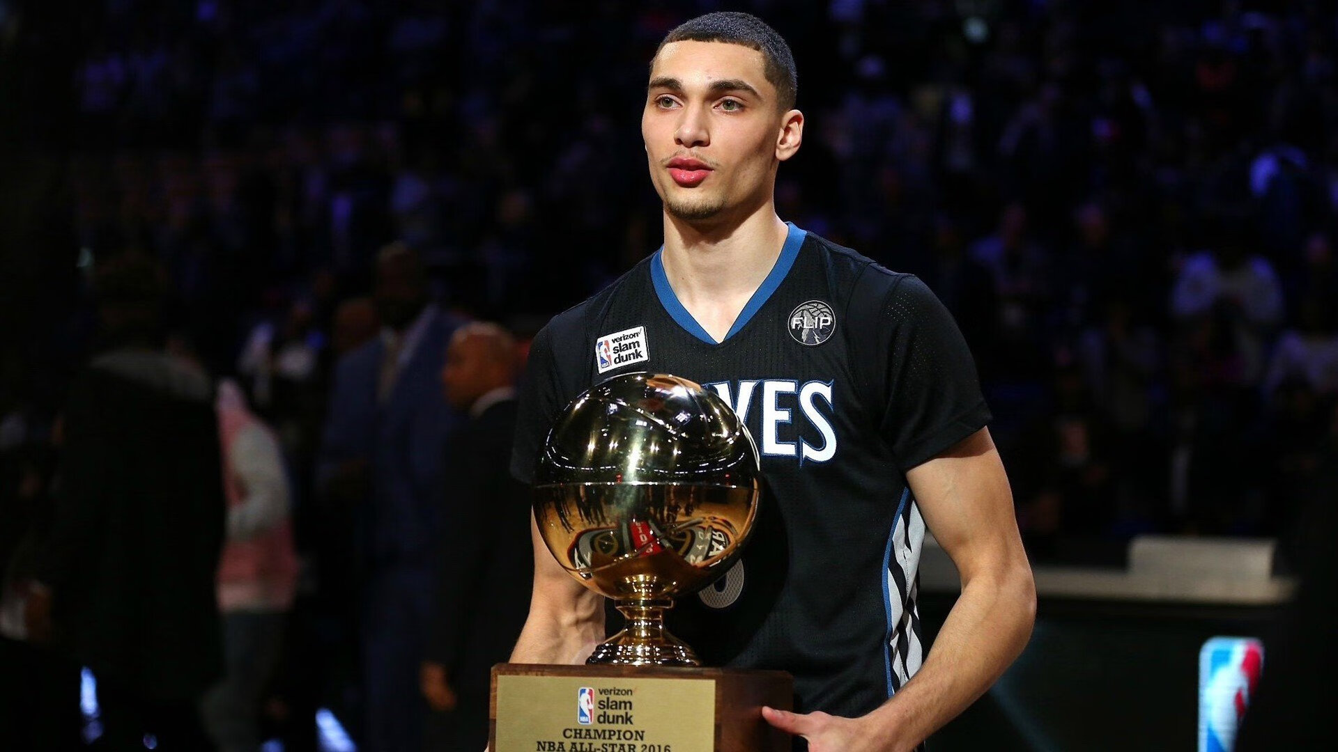 包含谢震业赛点兑现，丹佛掘金淘汰北京首钢晋级四强，主帅激动落泪的词条